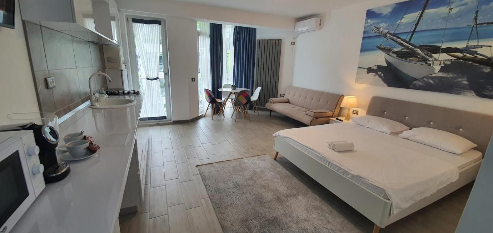 Alezzi Beach Vibe Family Studio With Spa Piscina Interioara Incalzita Sauna Jacuzzi Gym Нэводари Экстерьер фото